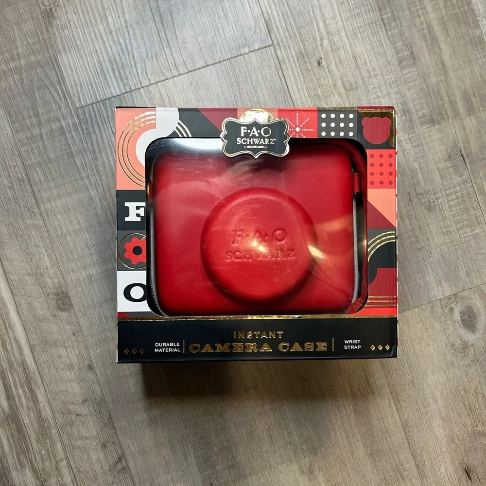 FAO Schwarz Instant Camera Case RED New in Box Zipper Case Wrist Strap